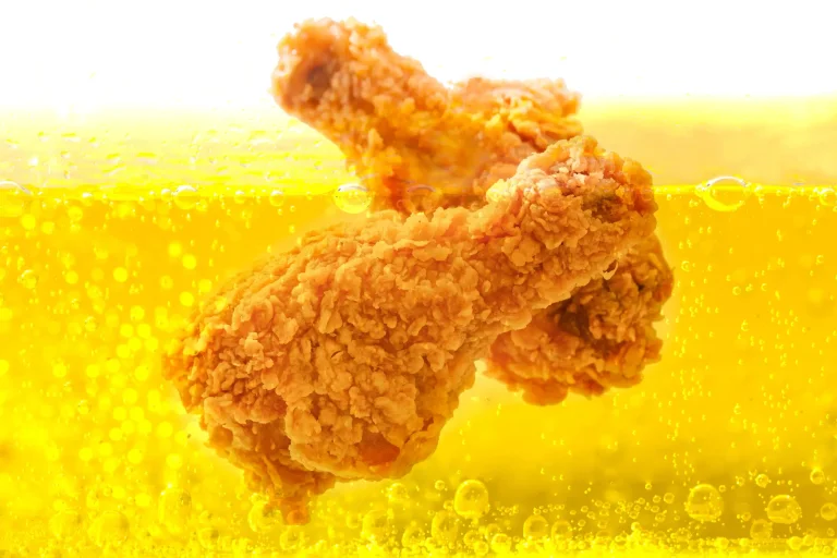 Pure Palm Cooking Oil - frying chicken in deep oil